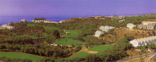 Costa del Sol Spanish holiday apartment, holiday villa, Torrequebrada golf course. Close to Malaga international airport and Marbella on the Spanish south coast holiday resort