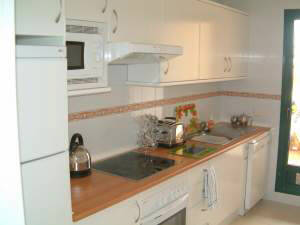 Costa del Sol Spanish holiday apartment, holiday villa, Torrequebrada golf course. Close to Malaga international airport and Marbella on the Spanish south coast holiday resort