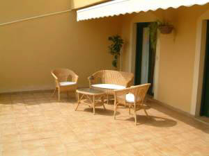 Costa del Sol Spanish holiday apartment, holiday villa, Torrequebrada golf course. Close to Malaga international airport and Marbella on the Spanish south coast holiday resort